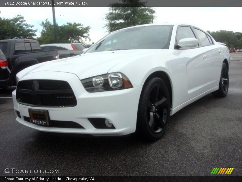 Bright White / Black 2012 Dodge Charger SXT