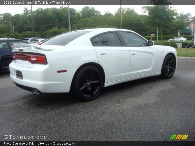 Bright White / Black 2012 Dodge Charger SXT