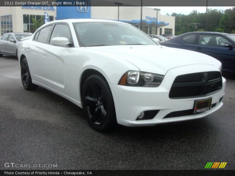 Bright White / Black 2012 Dodge Charger SXT