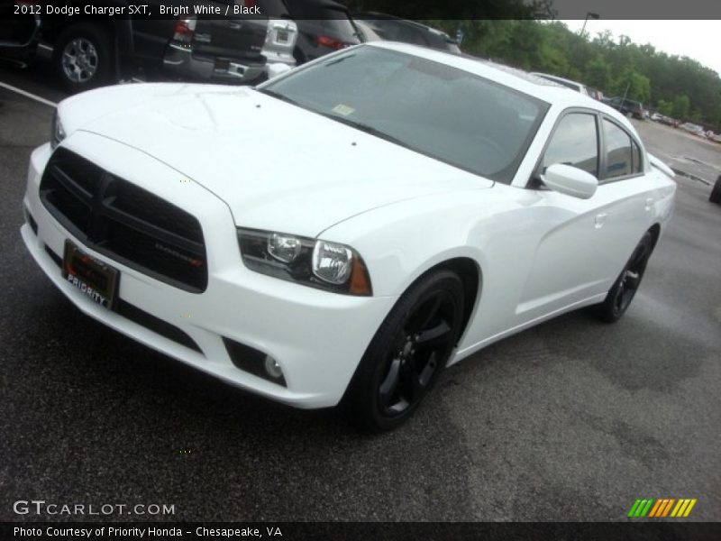 Bright White / Black 2012 Dodge Charger SXT