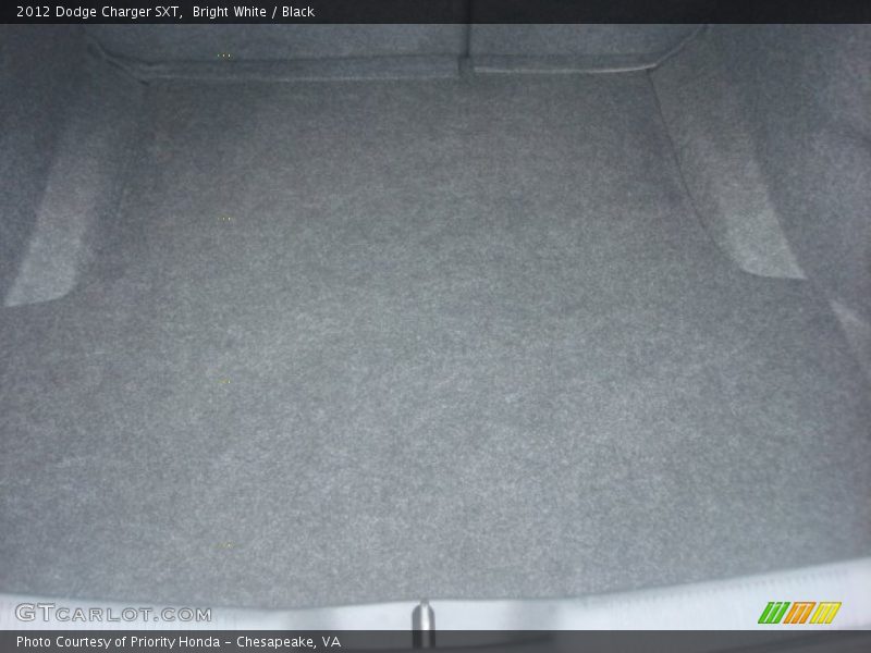 Bright White / Black 2012 Dodge Charger SXT