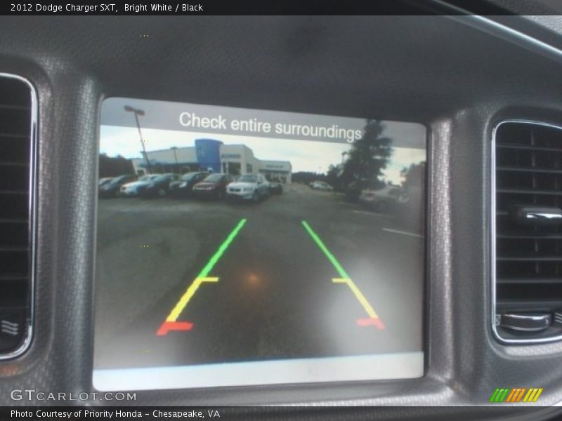 Bright White / Black 2012 Dodge Charger SXT
