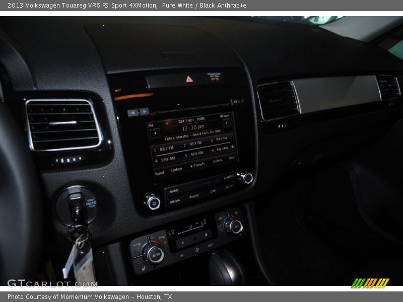 Pure White / Black Anthracite 2013 Volkswagen Touareg VR6 FSI Sport 4XMotion