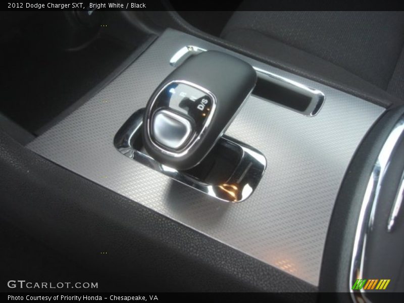 Bright White / Black 2012 Dodge Charger SXT