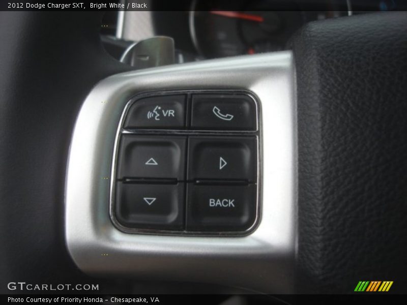 Bright White / Black 2012 Dodge Charger SXT