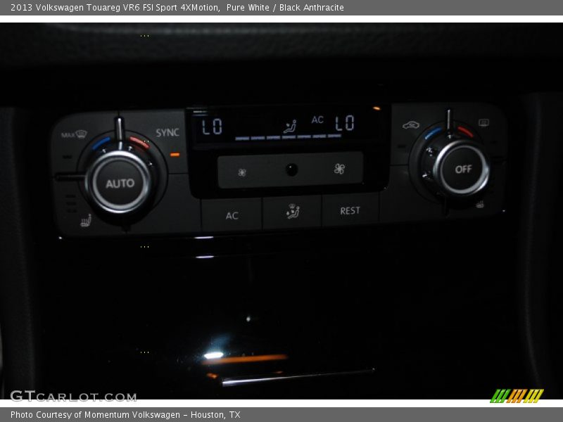 Pure White / Black Anthracite 2013 Volkswagen Touareg VR6 FSI Sport 4XMotion