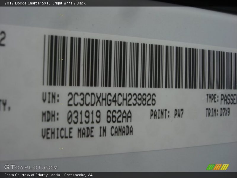 Bright White / Black 2012 Dodge Charger SXT