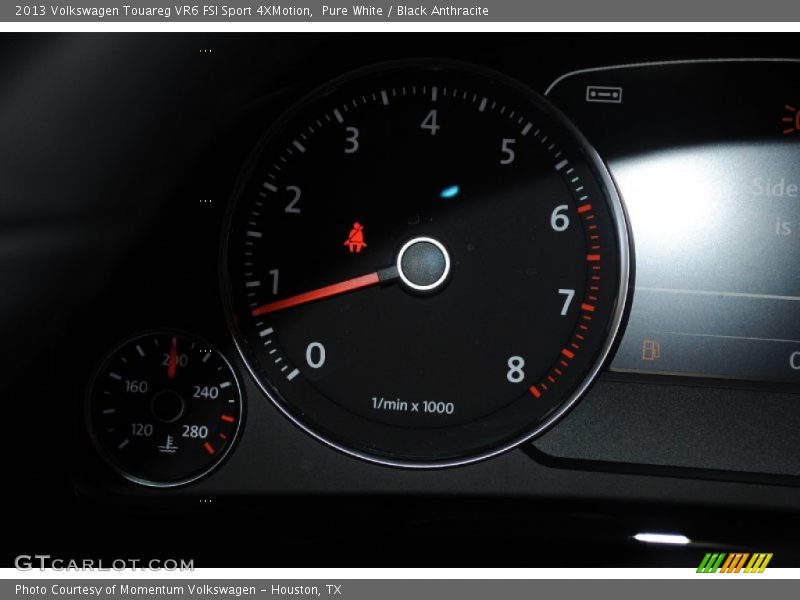 Pure White / Black Anthracite 2013 Volkswagen Touareg VR6 FSI Sport 4XMotion
