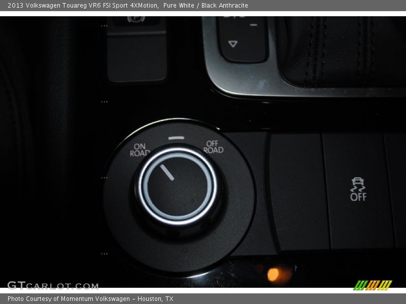 Pure White / Black Anthracite 2013 Volkswagen Touareg VR6 FSI Sport 4XMotion