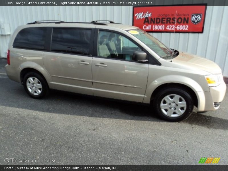 Light Sandstone Metallic / Medium Slate Gray/Light Shale 2009 Dodge Grand Caravan SE