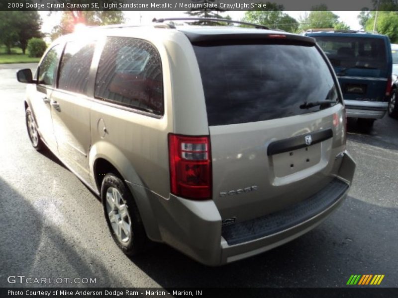 Light Sandstone Metallic / Medium Slate Gray/Light Shale 2009 Dodge Grand Caravan SE