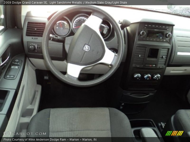 Light Sandstone Metallic / Medium Slate Gray/Light Shale 2009 Dodge Grand Caravan SE
