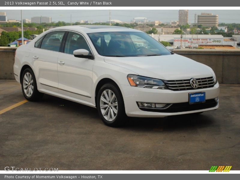 Candy White / Titan Black 2013 Volkswagen Passat 2.5L SEL