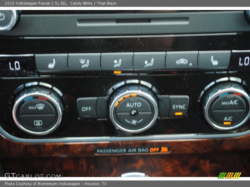 Candy White / Titan Black 2013 Volkswagen Passat 2.5L SEL