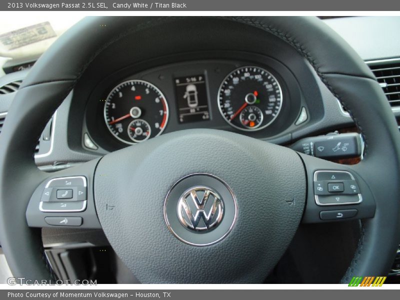 Candy White / Titan Black 2013 Volkswagen Passat 2.5L SEL