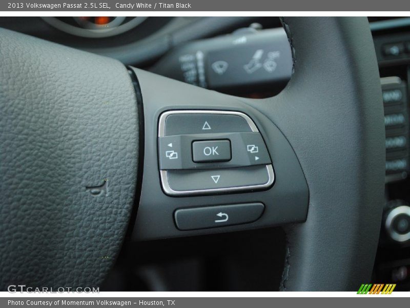 Candy White / Titan Black 2013 Volkswagen Passat 2.5L SEL