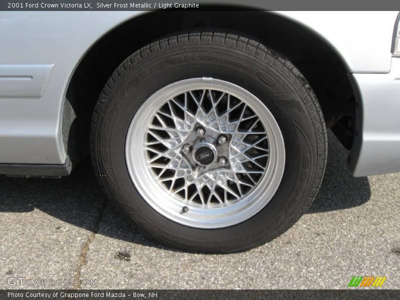 Silver Frost Metallic / Light Graphite 2001 Ford Crown Victoria LX
