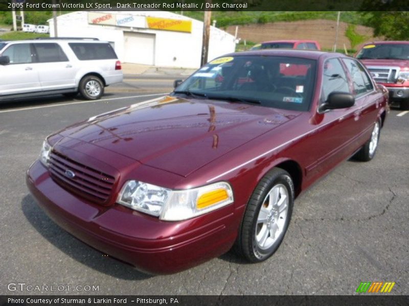 Front 3/4 View of 2005 Crown Victoria LX Sport