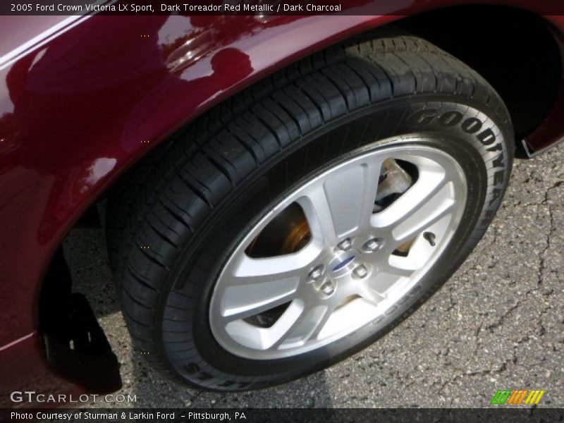 Dark Toreador Red Metallic / Dark Charcoal 2005 Ford Crown Victoria LX Sport