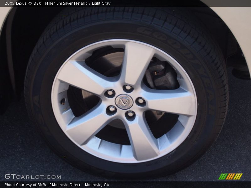 Millenium Silver Metallic / Light Gray 2005 Lexus RX 330