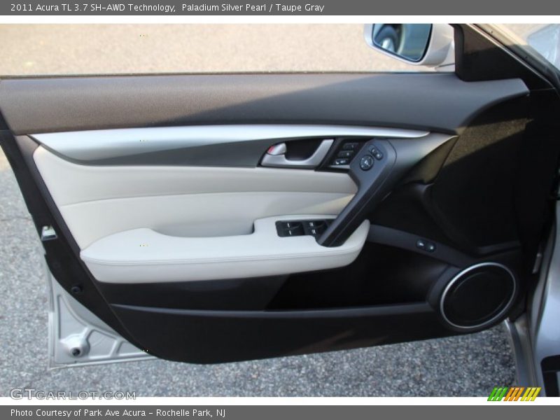 Door Panel of 2011 TL 3.7 SH-AWD Technology