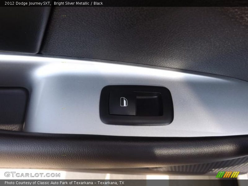 Bright Silver Metallic / Black 2012 Dodge Journey SXT