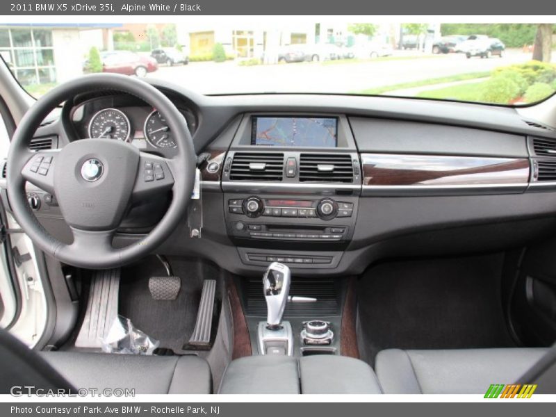 Alpine White / Black 2011 BMW X5 xDrive 35i