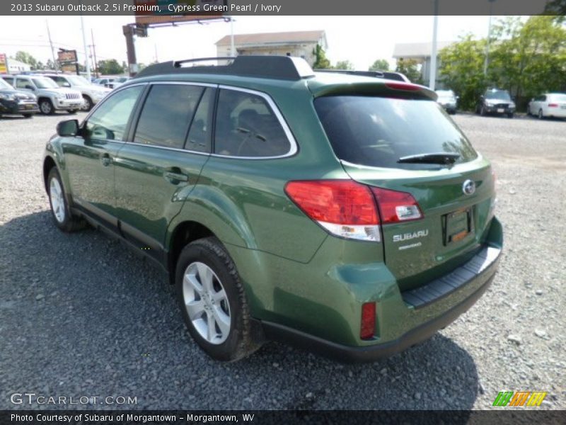 Cypress Green Pearl / Ivory 2013 Subaru Outback 2.5i Premium