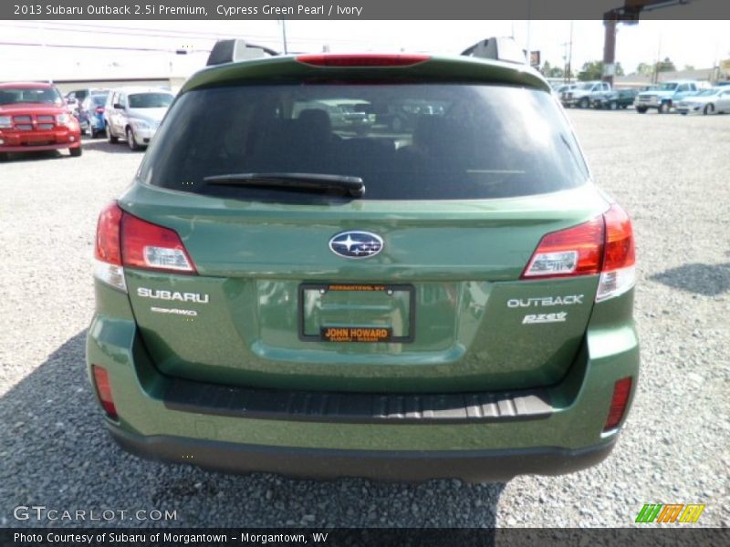 Cypress Green Pearl / Ivory 2013 Subaru Outback 2.5i Premium