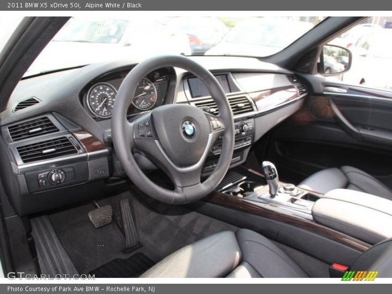 Alpine White / Black 2011 BMW X5 xDrive 50i
