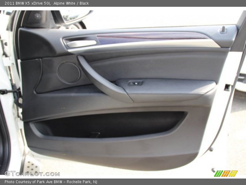 Alpine White / Black 2011 BMW X5 xDrive 50i