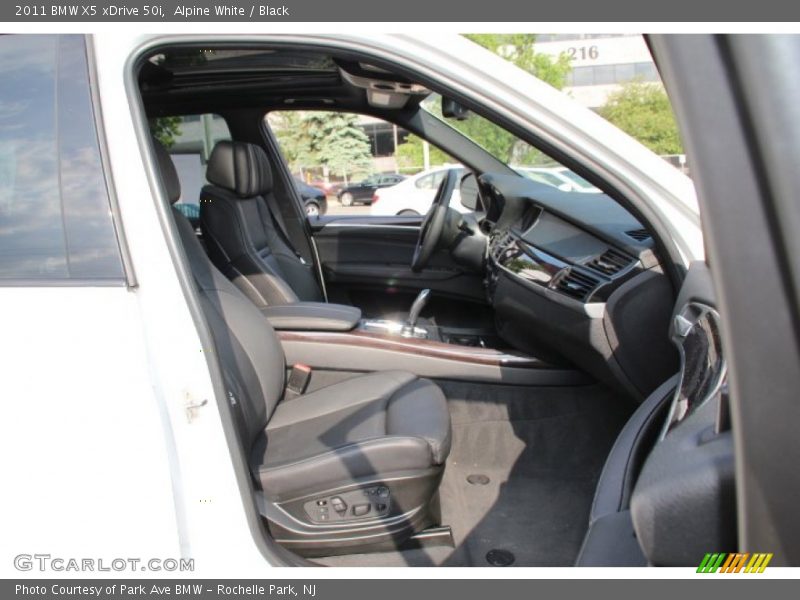 Alpine White / Black 2011 BMW X5 xDrive 50i