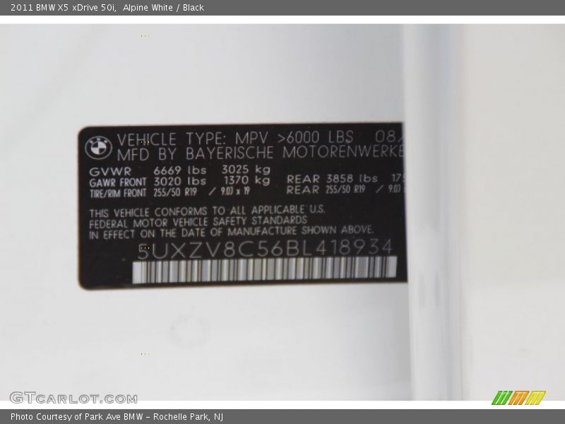 Alpine White / Black 2011 BMW X5 xDrive 50i