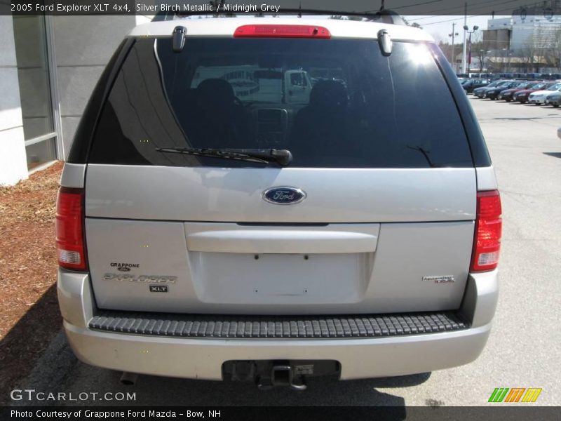 Silver Birch Metallic / Midnight Grey 2005 Ford Explorer XLT 4x4