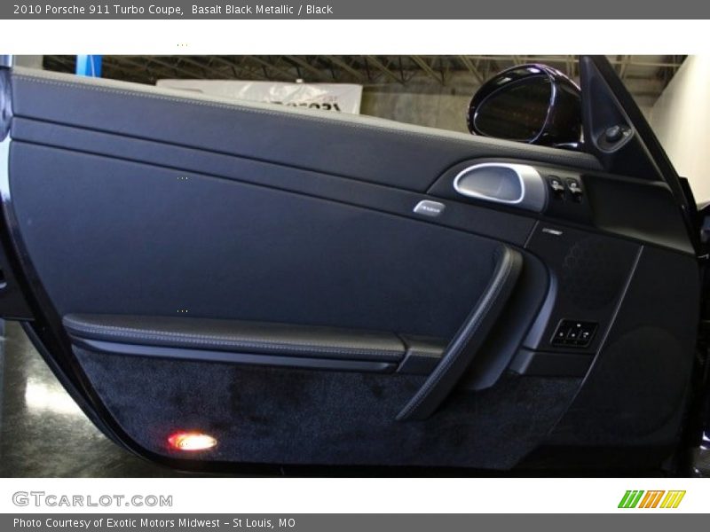 Door Panel of 2010 911 Turbo Coupe
