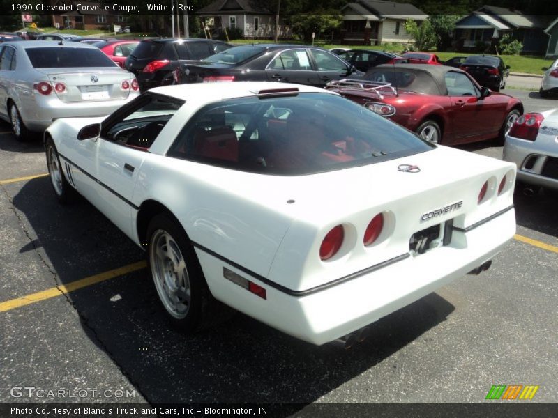 White / Red 1990 Chevrolet Corvette Coupe