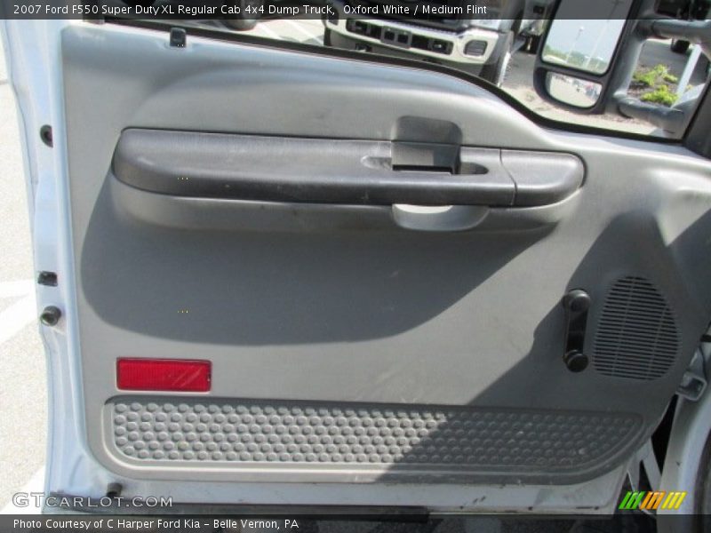 Oxford White / Medium Flint 2007 Ford F550 Super Duty XL Regular Cab 4x4 Dump Truck