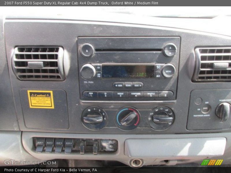 Oxford White / Medium Flint 2007 Ford F550 Super Duty XL Regular Cab 4x4 Dump Truck