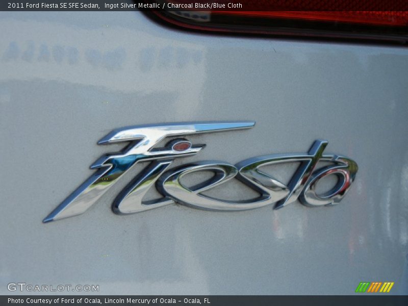 Ingot Silver Metallic / Charcoal Black/Blue Cloth 2011 Ford Fiesta SE SFE Sedan