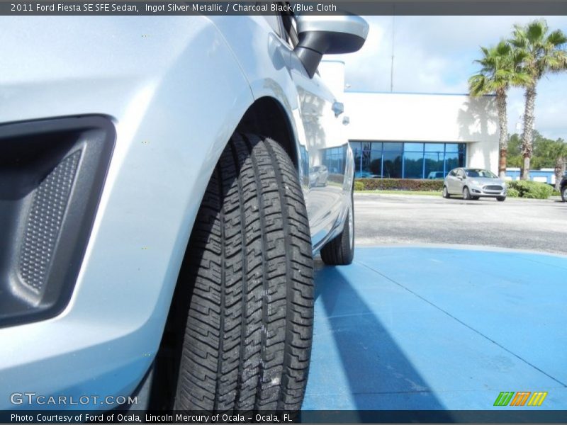 Ingot Silver Metallic / Charcoal Black/Blue Cloth 2011 Ford Fiesta SE SFE Sedan