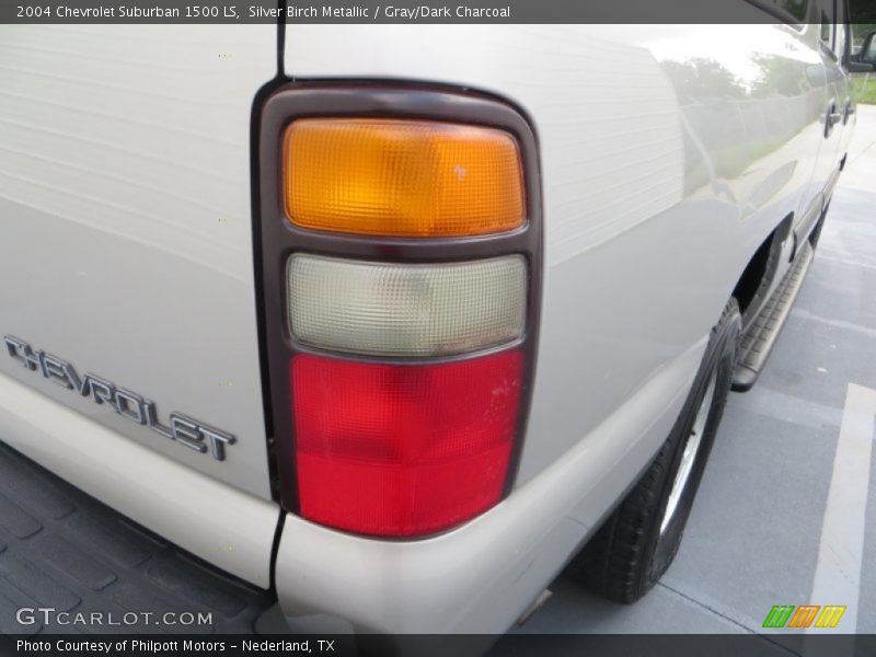 Silver Birch Metallic / Gray/Dark Charcoal 2004 Chevrolet Suburban 1500 LS