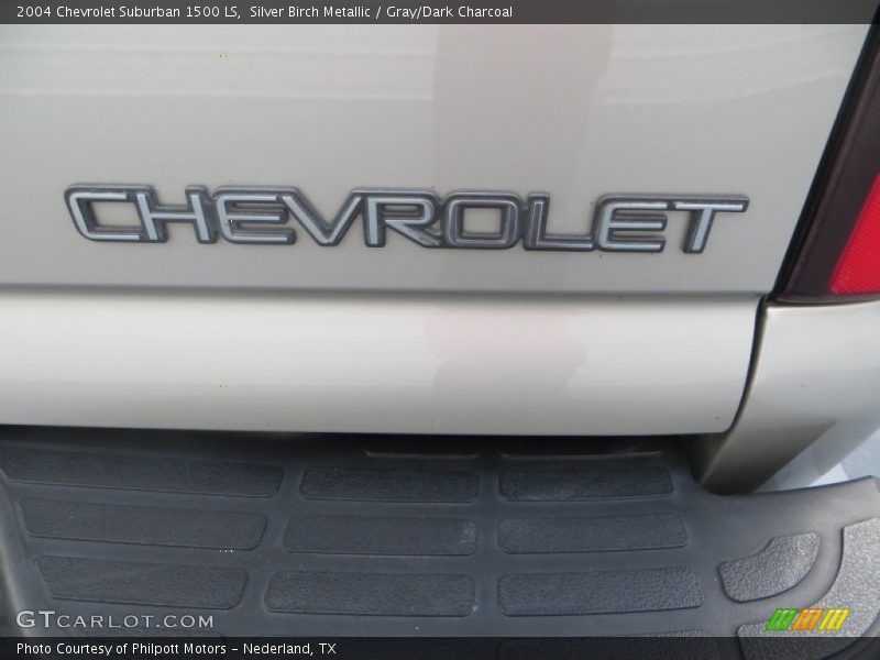 Silver Birch Metallic / Gray/Dark Charcoal 2004 Chevrolet Suburban 1500 LS