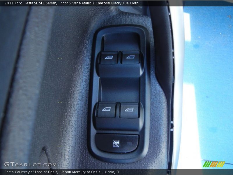 Ingot Silver Metallic / Charcoal Black/Blue Cloth 2011 Ford Fiesta SE SFE Sedan