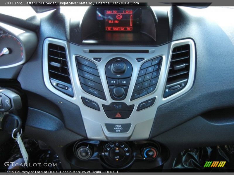 Ingot Silver Metallic / Charcoal Black/Blue Cloth 2011 Ford Fiesta SE SFE Sedan
