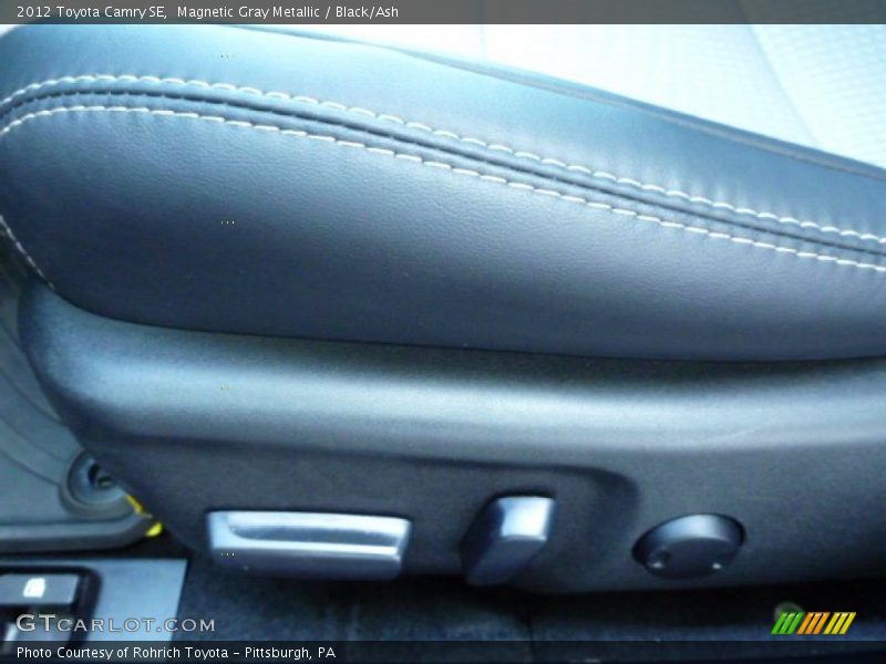 Magnetic Gray Metallic / Black/Ash 2012 Toyota Camry SE