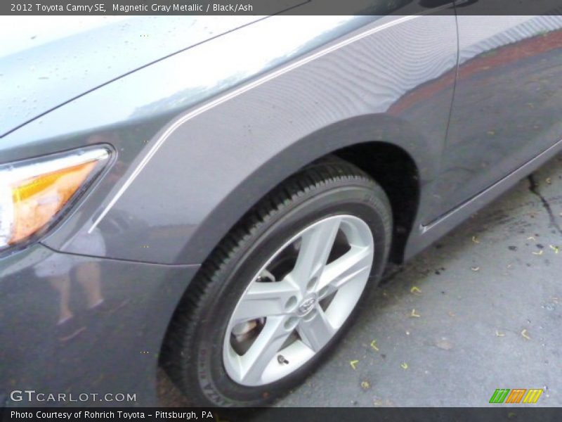 Magnetic Gray Metallic / Black/Ash 2012 Toyota Camry SE