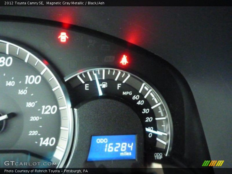 Magnetic Gray Metallic / Black/Ash 2012 Toyota Camry SE