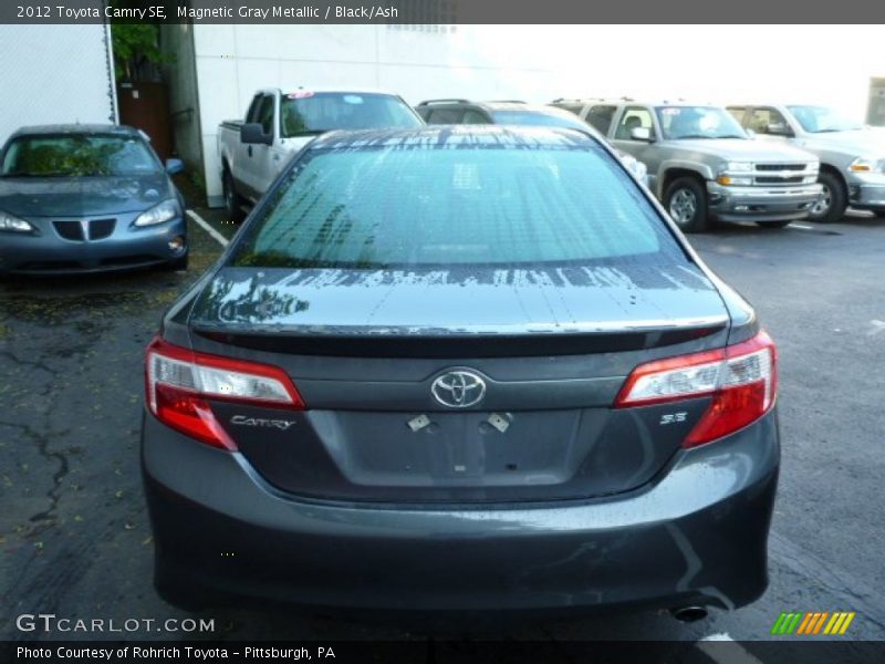Magnetic Gray Metallic / Black/Ash 2012 Toyota Camry SE