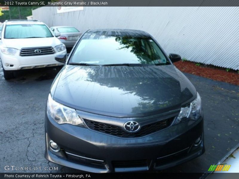 Magnetic Gray Metallic / Black/Ash 2012 Toyota Camry SE