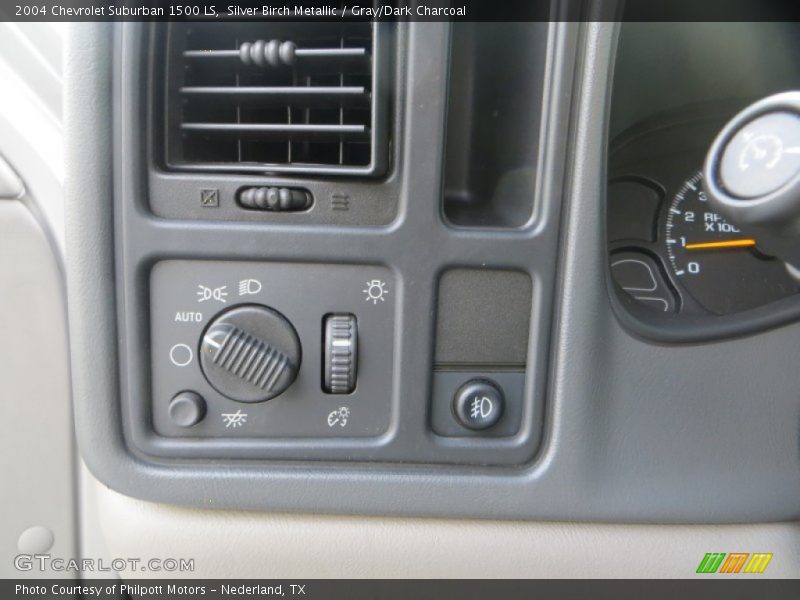 Silver Birch Metallic / Gray/Dark Charcoal 2004 Chevrolet Suburban 1500 LS